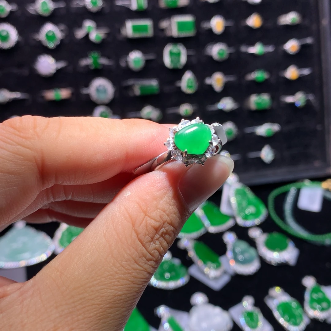 翡翠银S925镶嵌颈饰翡翠