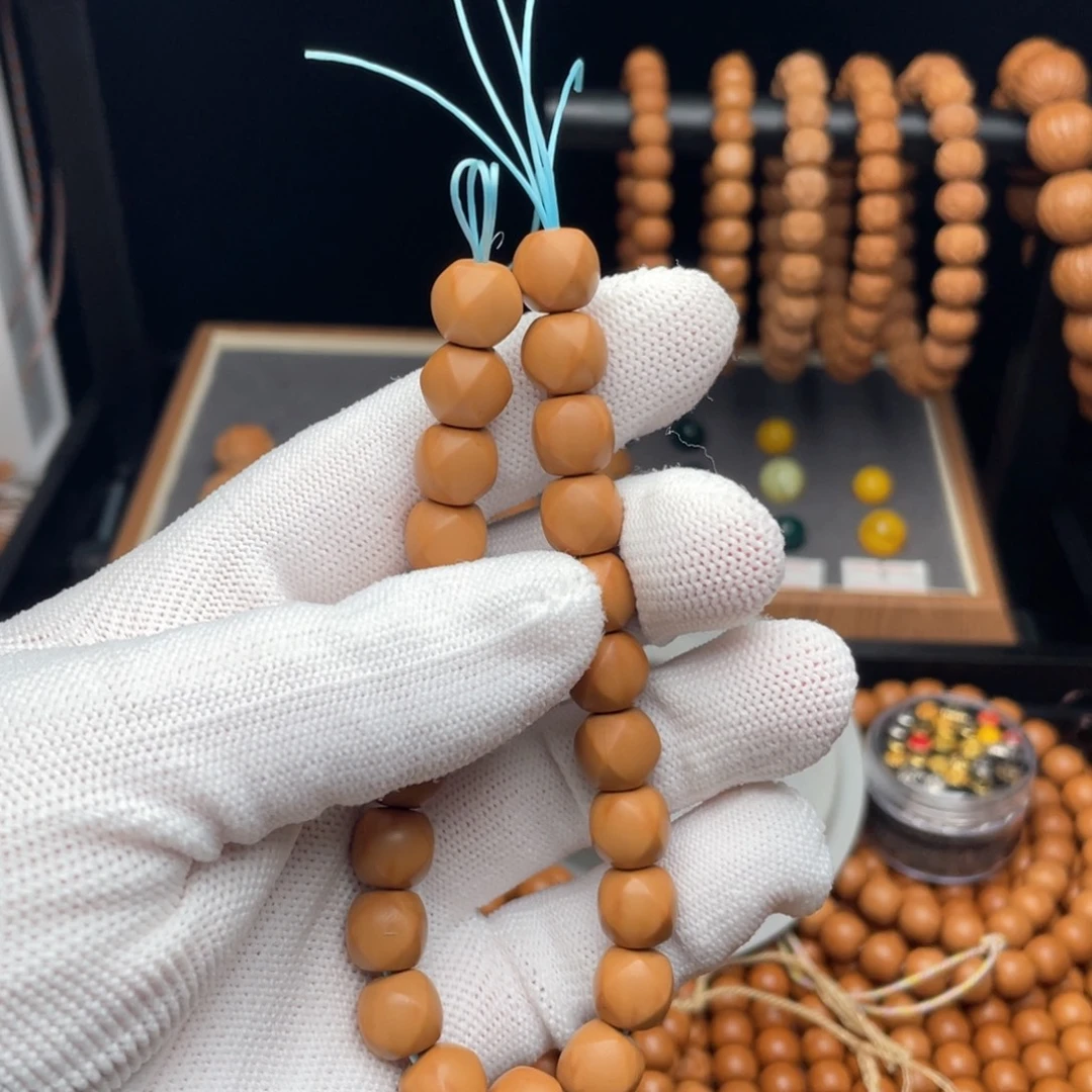 人***空猴头核桃吊坠唐八棱微瑕