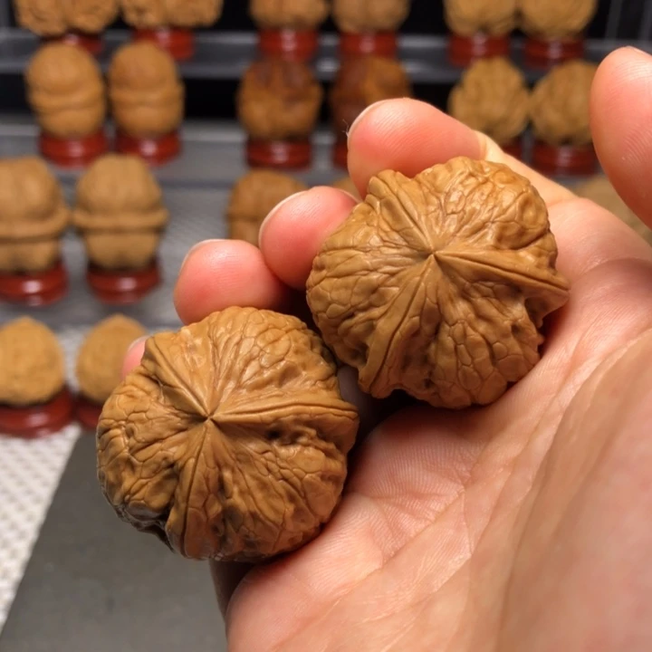 文玩核桃把件6聚宝三棱