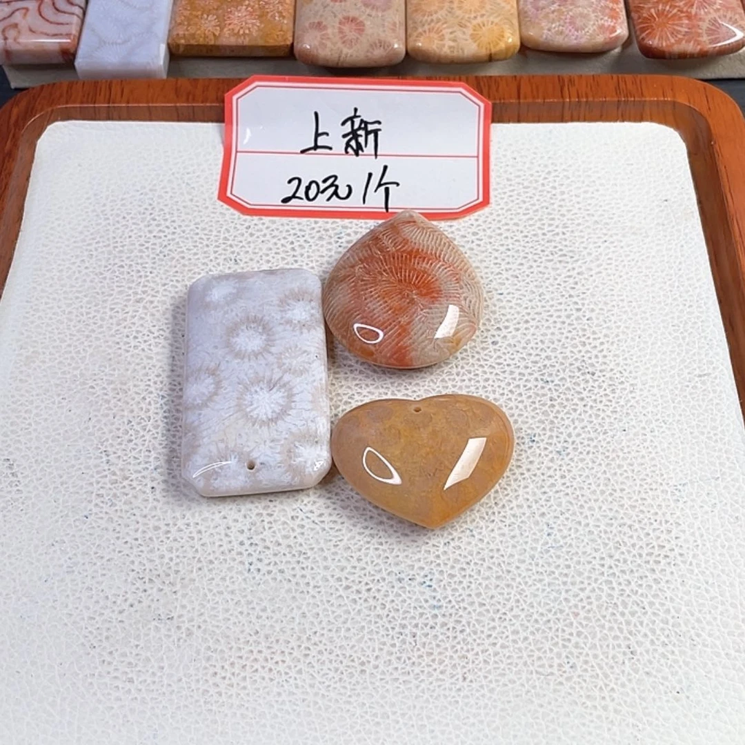 【闪购商品】硅化玉手镯未镶嵌依*，