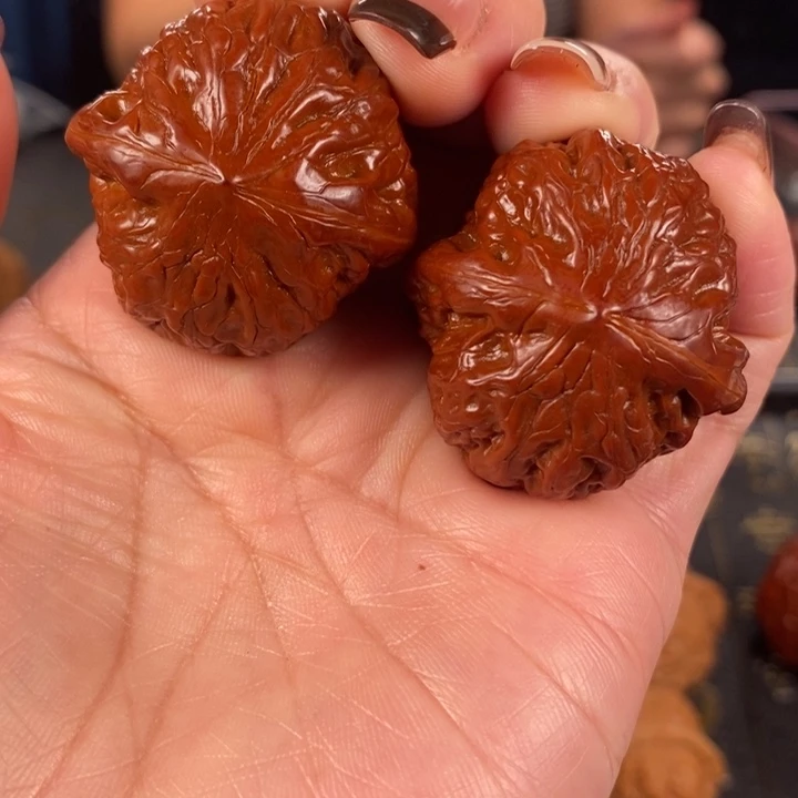 核桃铁锤一对，瑕疵款，介意勿拍