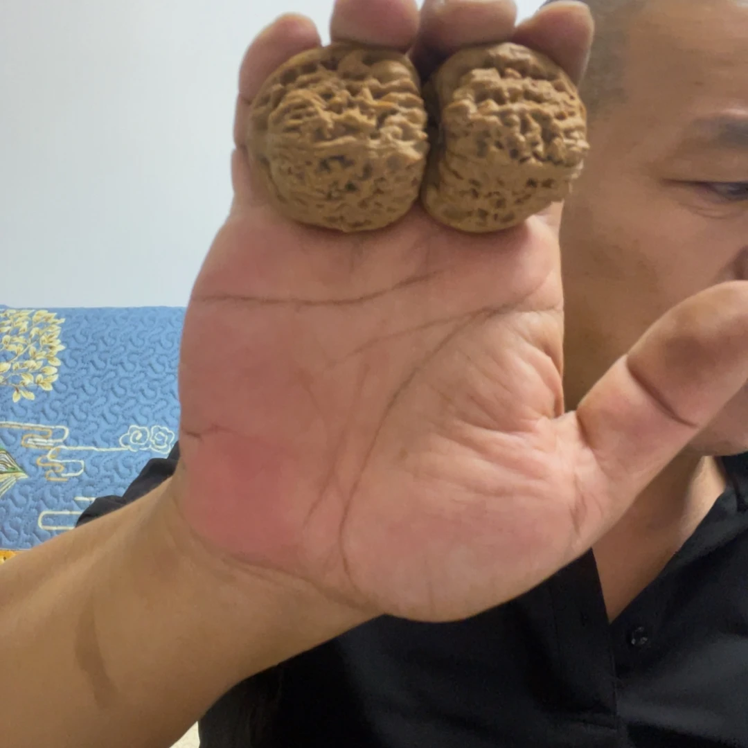 台***厂文玩核桃吊坠南疆40