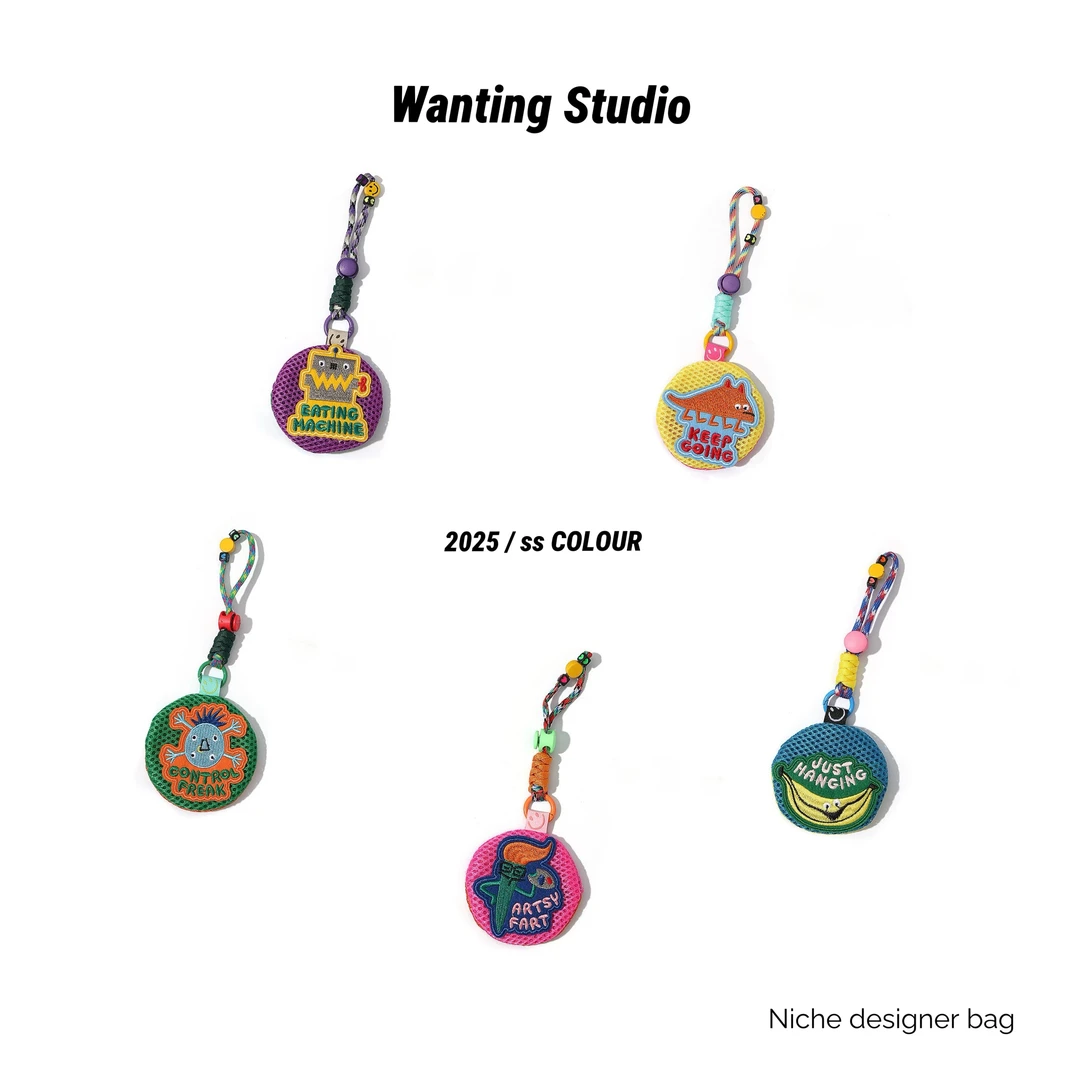 春夏多巴胺刺绣mini小包包挂件包包配饰挂饰可装精油香薰片驱蚊片