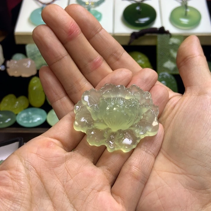 【闪购商品】蛇纹石玉未镶嵌颈饰7*～