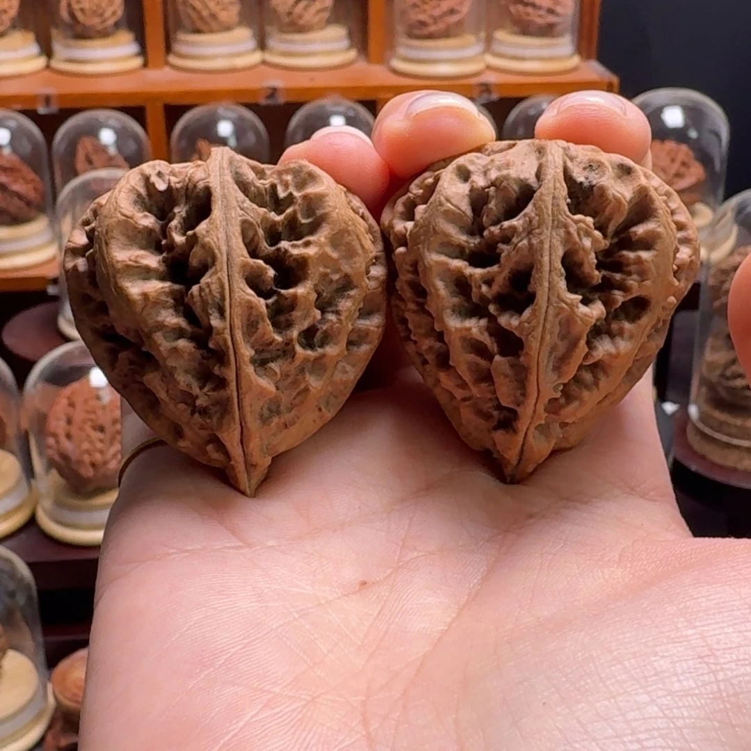 张***力文玩核桃吊坠降落伞