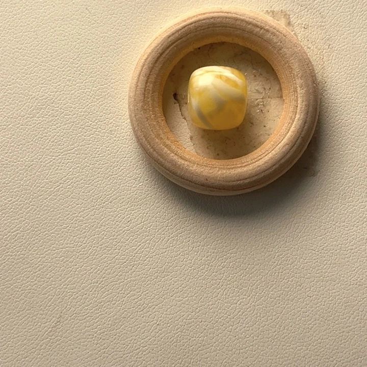 不***赴蜜蜡未镶嵌裸石老邢