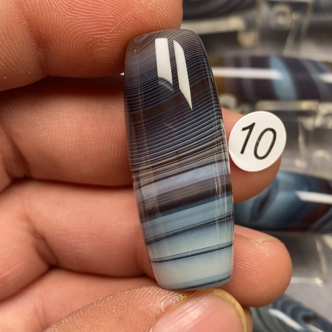 音***侠玛瑙/玉髓未镶嵌颈饰挂件