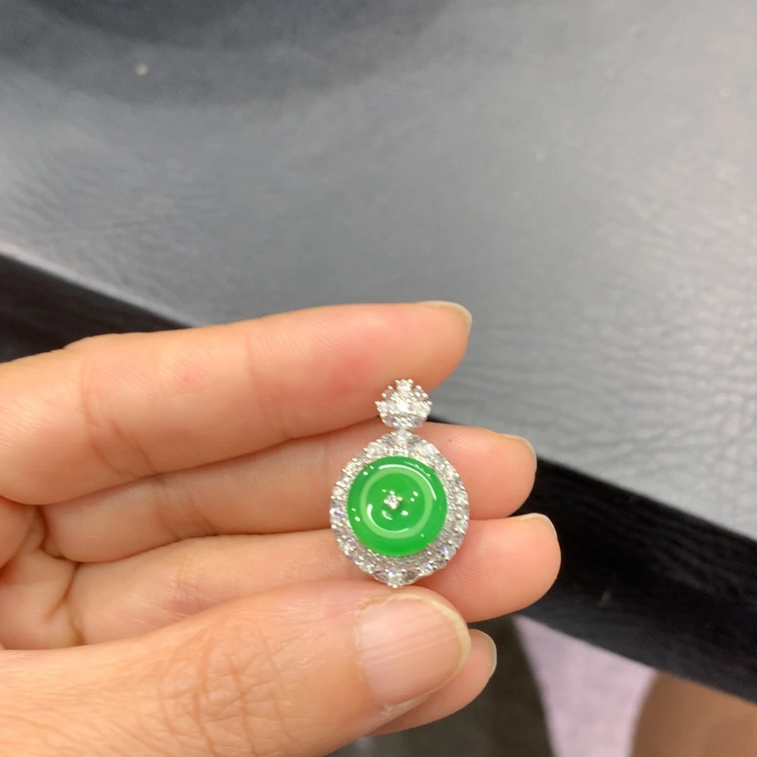 翡翠18K金镶嵌吊坠(不含链)