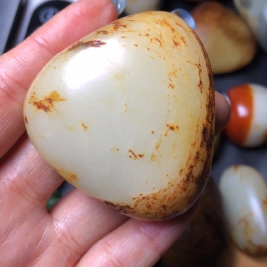 用***7和田玉未镶嵌珠宝奇石