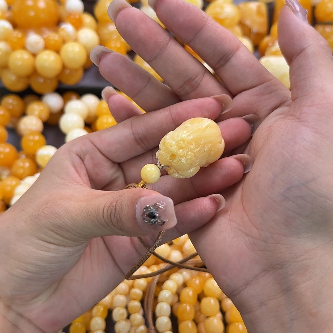 蜜蜡未镶嵌珠宝奇石