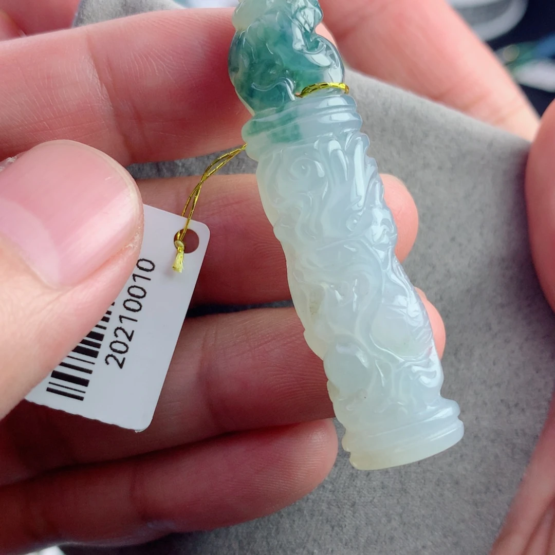 颈饰未镶嵌翡翠龙柱