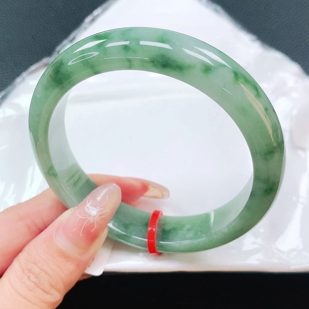 翡翠手镯未镶嵌57圈