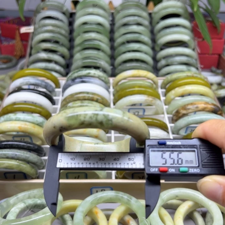 蛇纹石玉未镶嵌手镯26