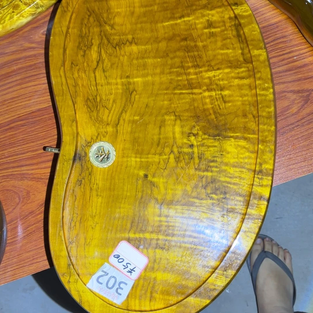 金丝楠茶盘一个金丝楠