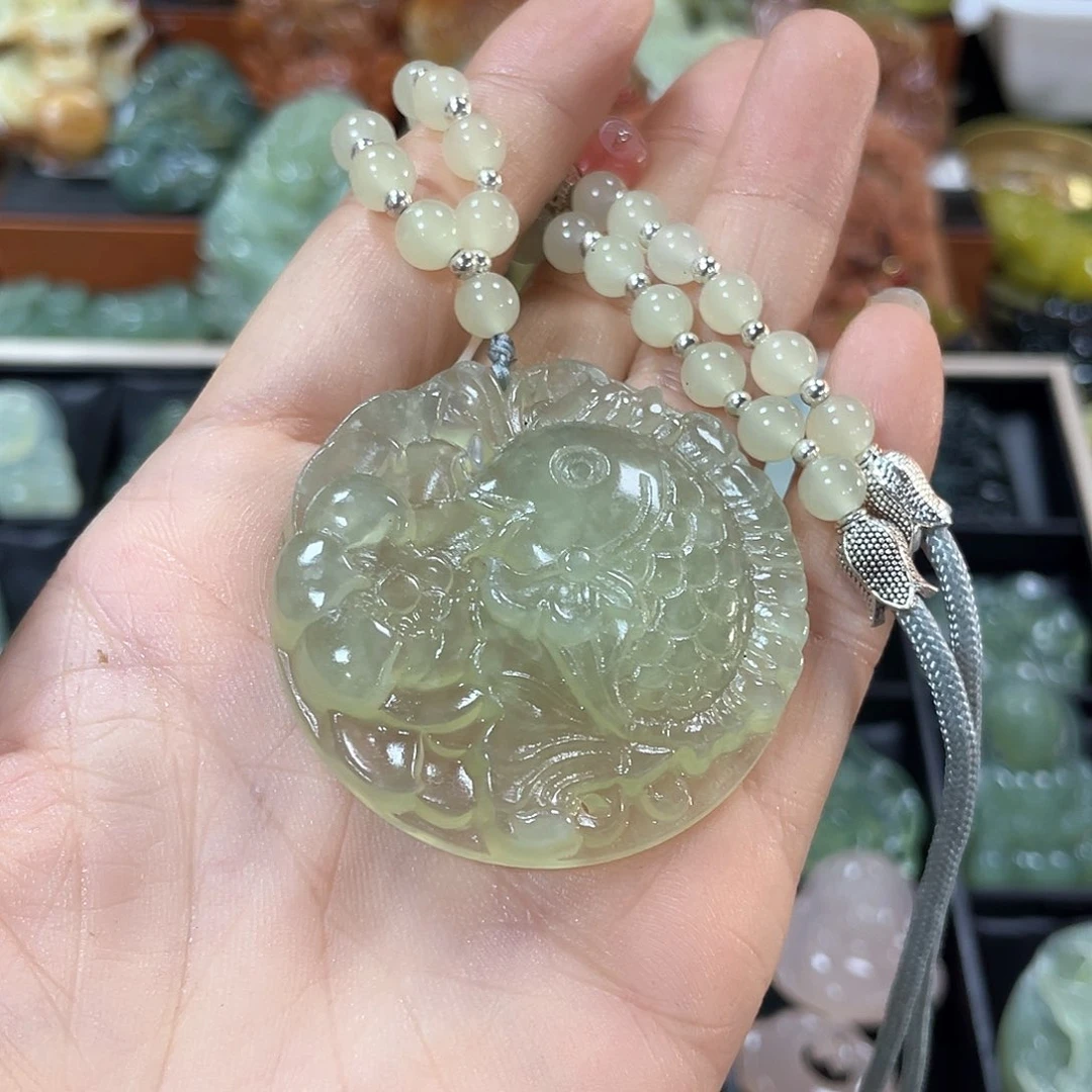 蛇纹石玉颈饰未镶嵌