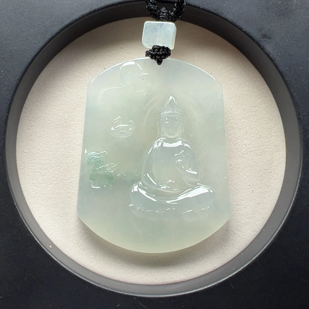 翡翠未镶嵌颈饰观音