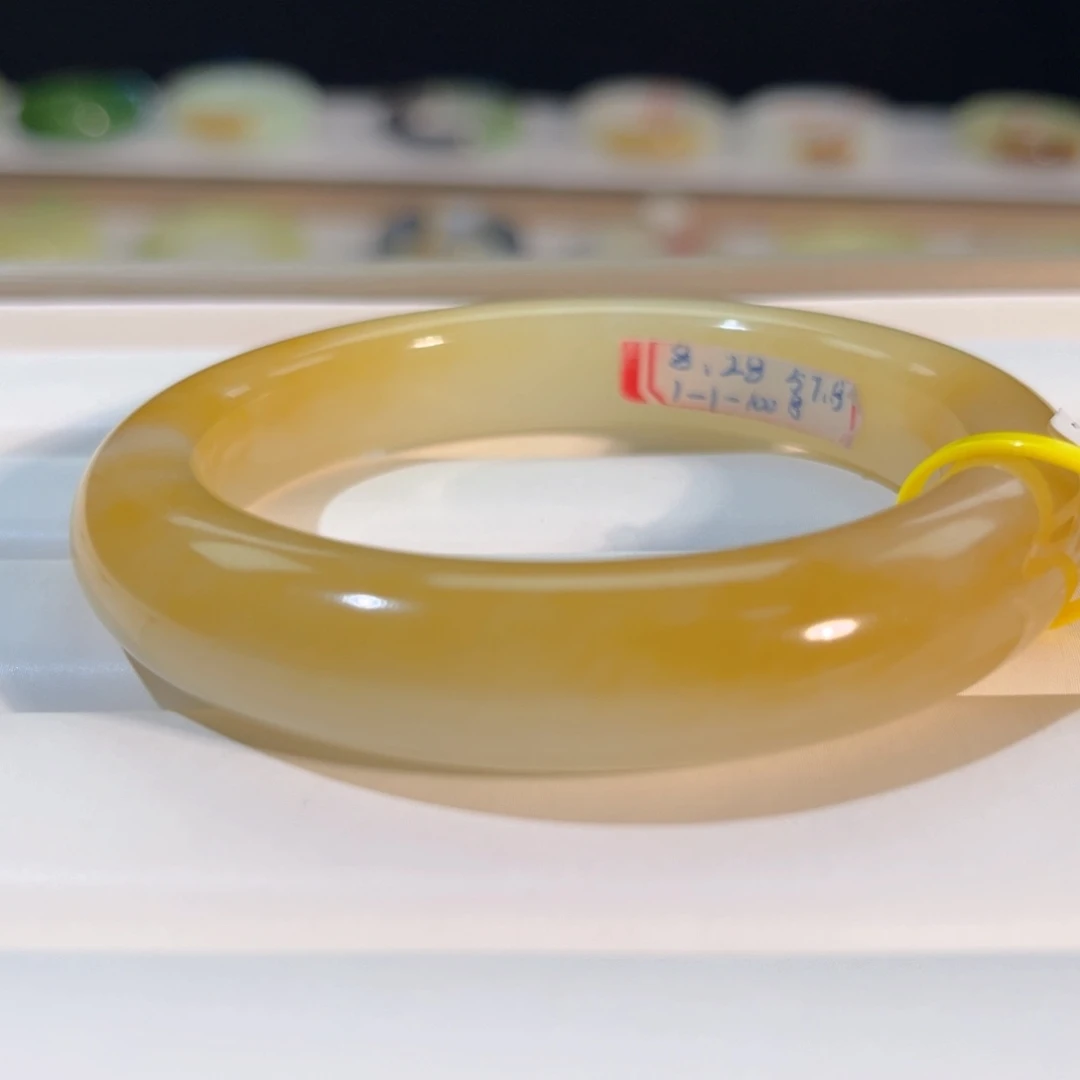 未镶嵌手镯和田玉糖白一线天