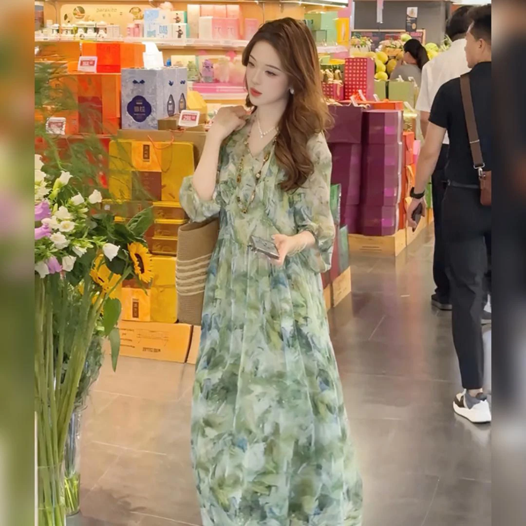 仿丝仿真丝连衣裙女夏季新款显瘦时尚气质法式绿色印花高级感裙子