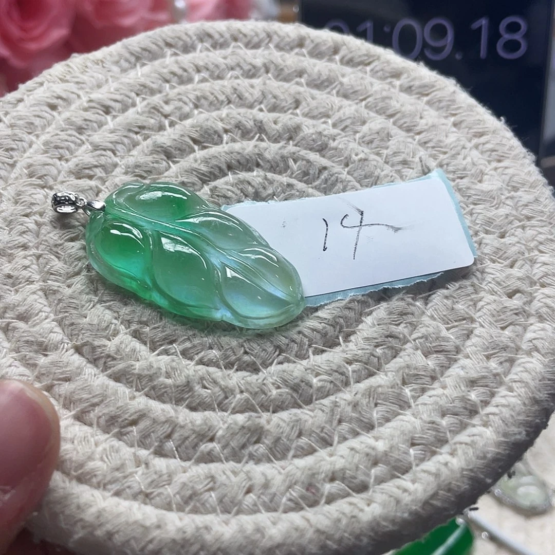 翡翠未镶嵌颈饰翡翠吊坠