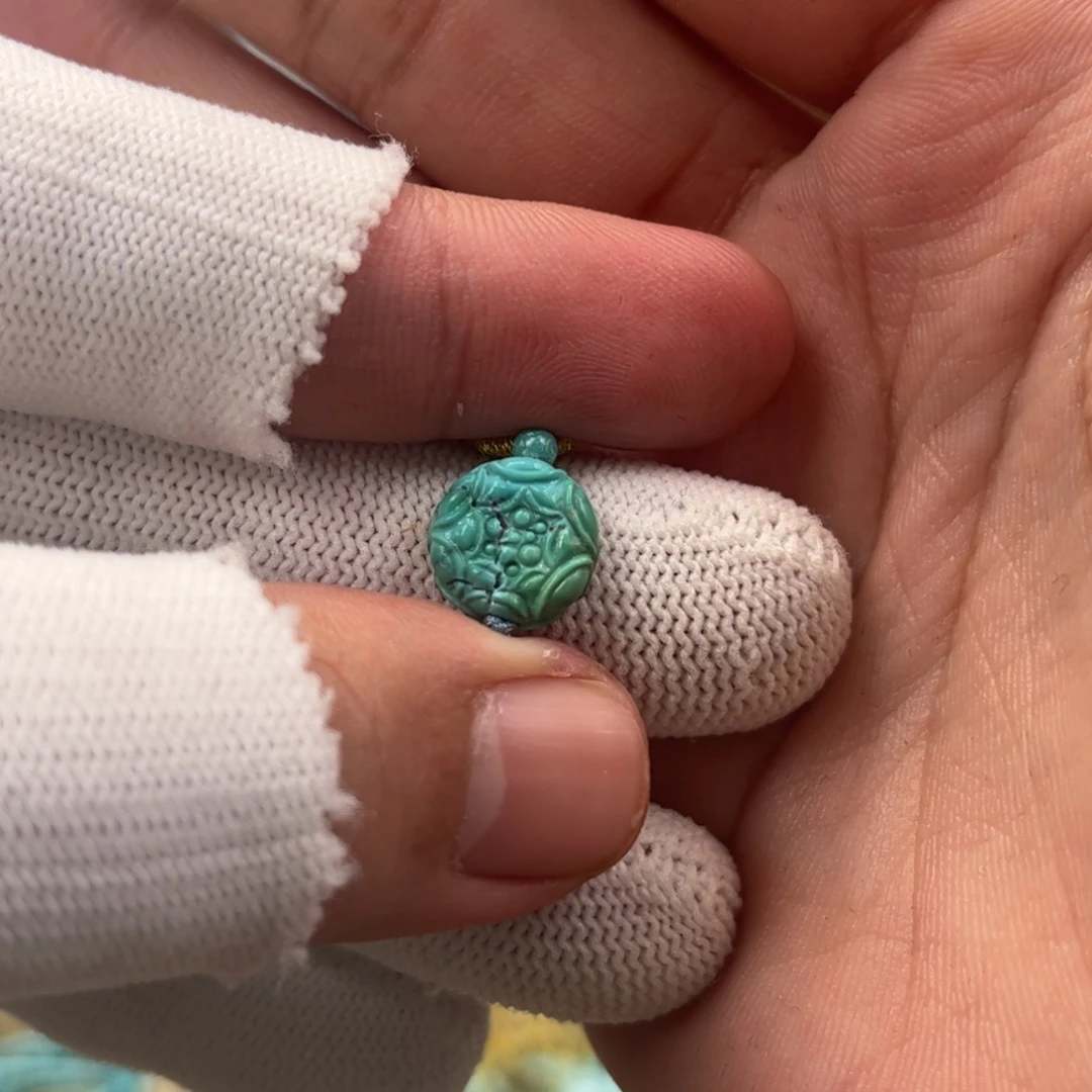 绿松石未镶嵌挂件