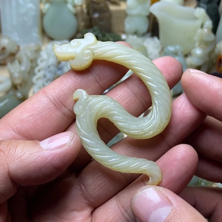 奔***者和田玉未镶嵌挂件