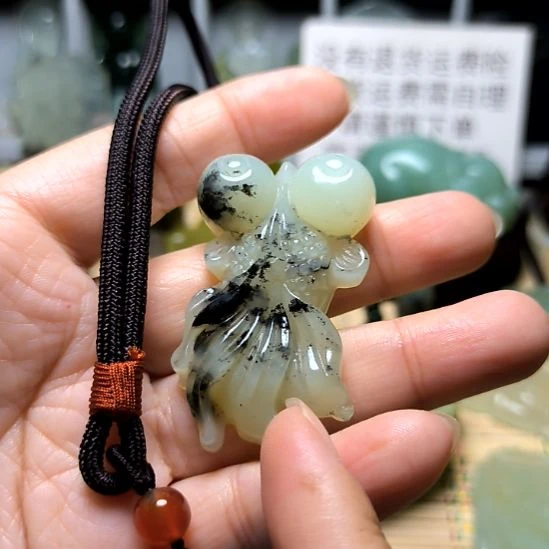 未镶嵌蛇纹石玉颈饰