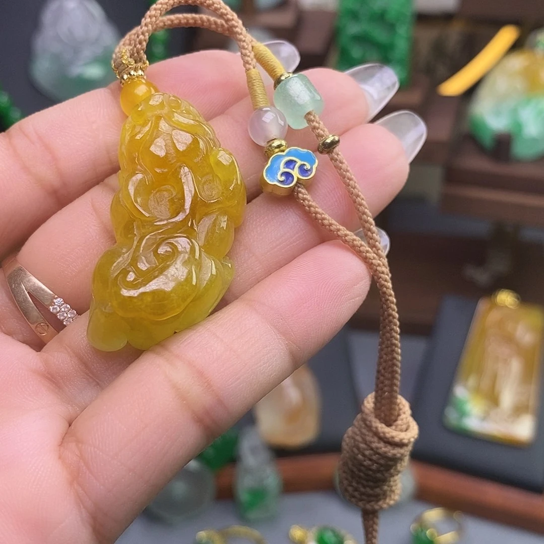 吊坠(赠链)未镶嵌翡翠