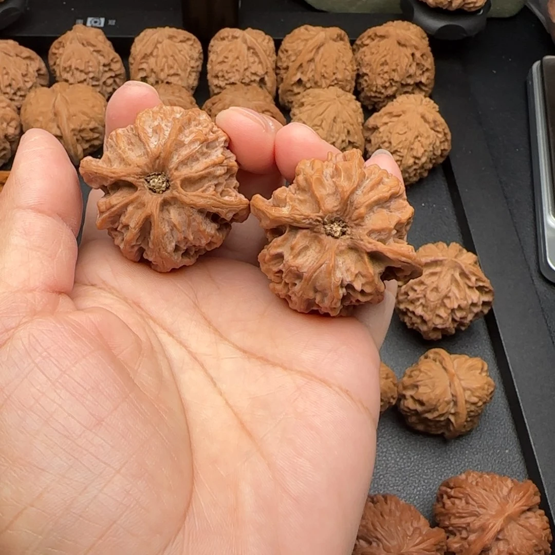 42尺微瑕苹果园文玩核桃