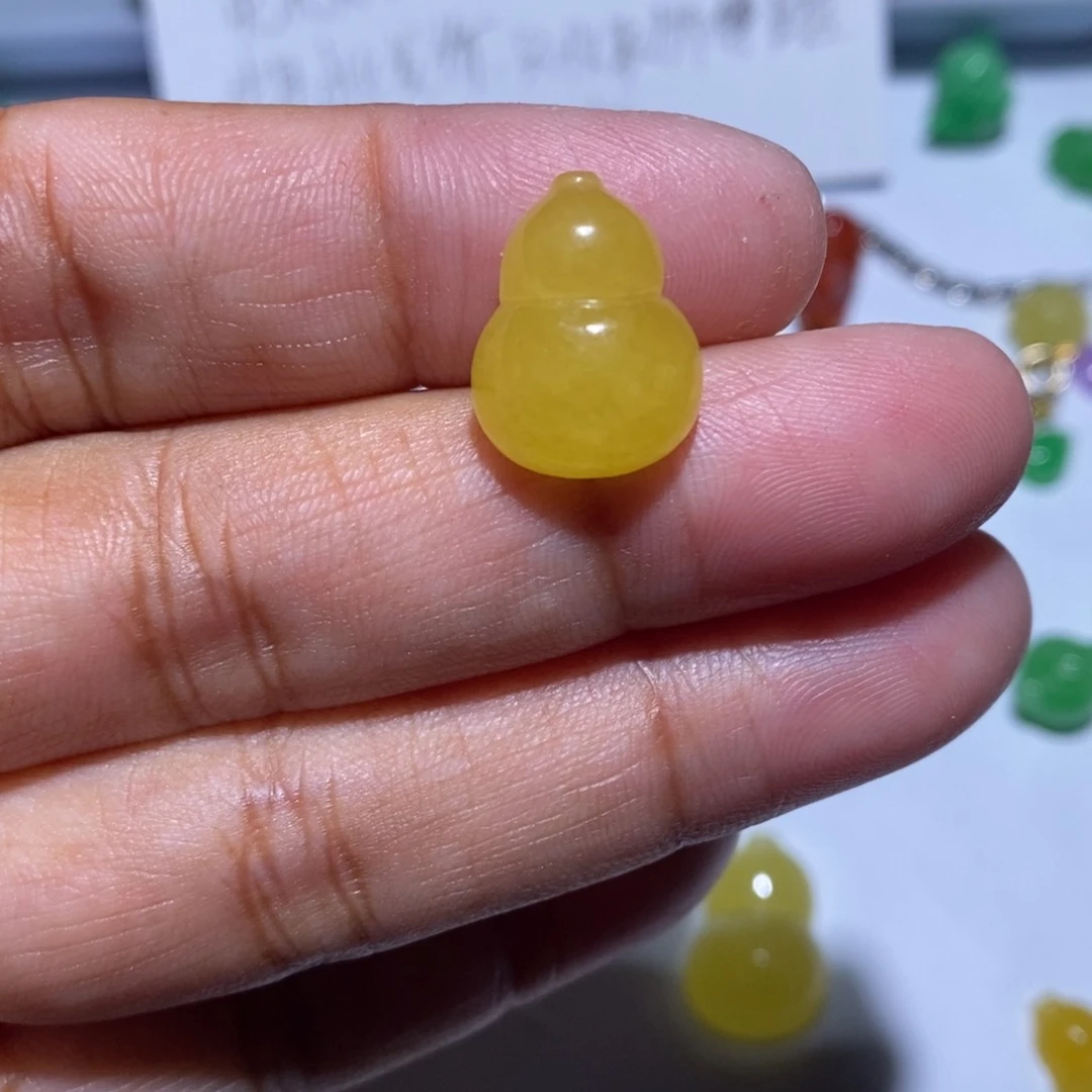 颈饰未镶嵌翡翠芯*