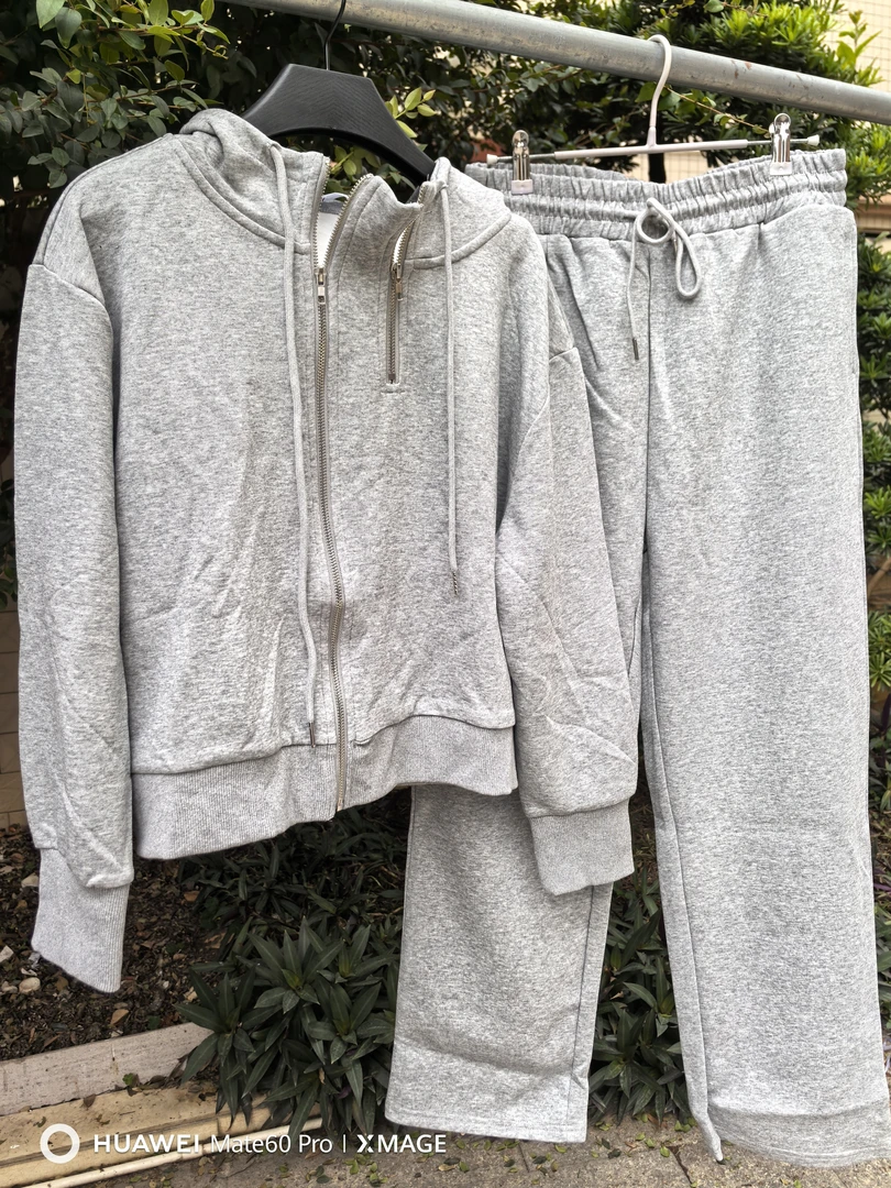 灰色韩运动风休闲套装