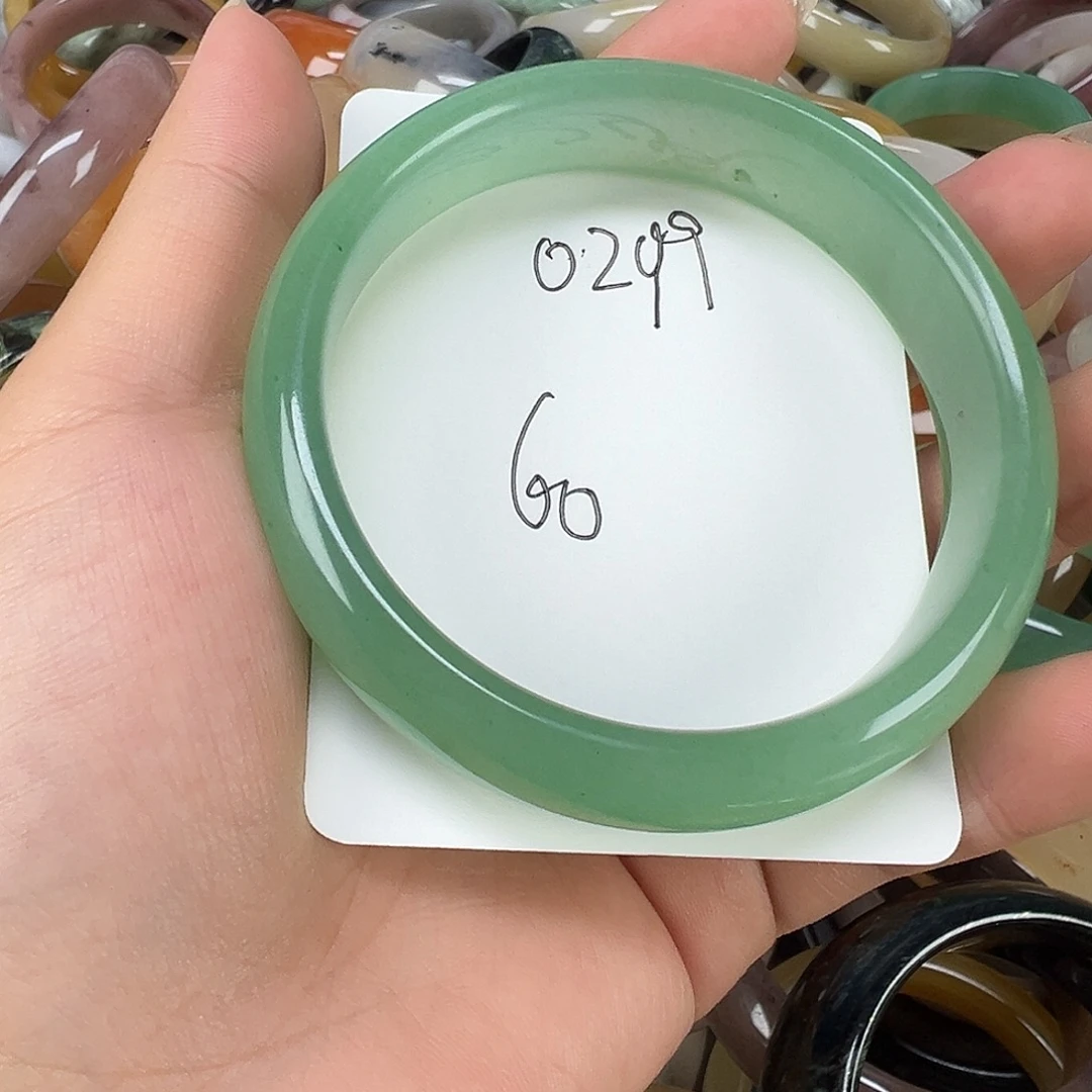 未镶嵌手镯石英质玉0299