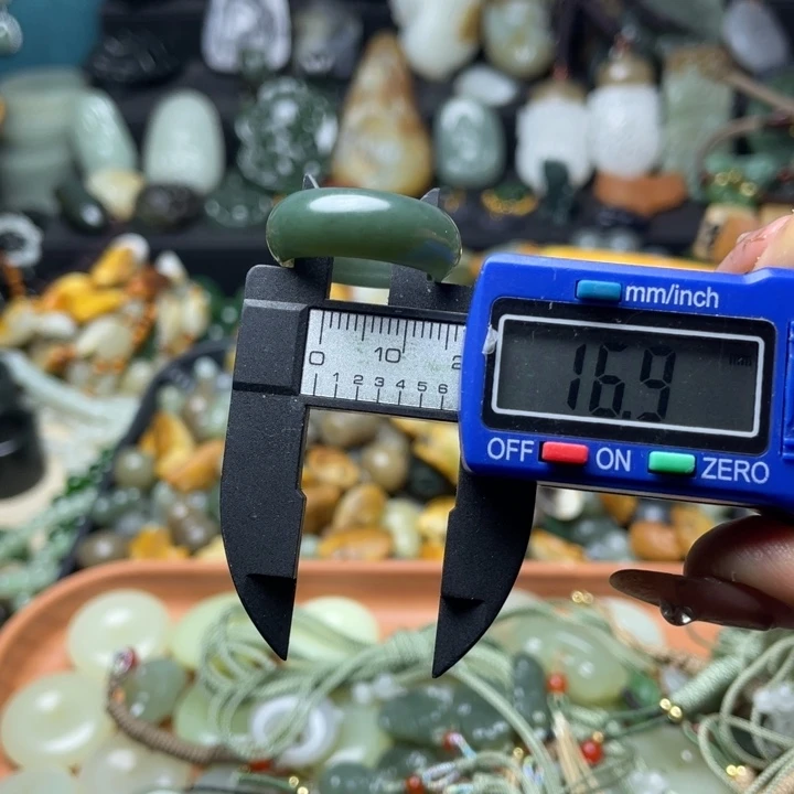 和田玉未镶嵌珠宝奇石