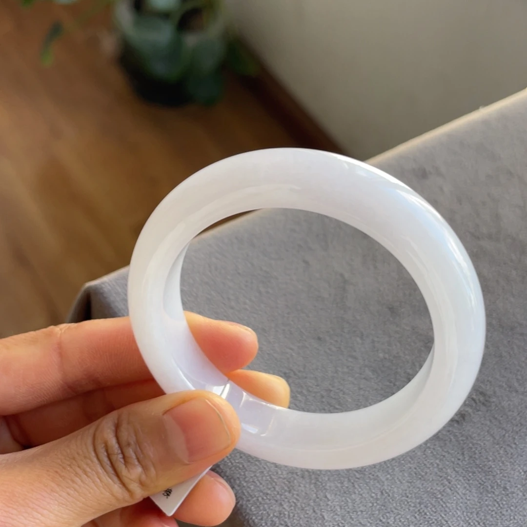 翡翠未镶嵌手镯粉