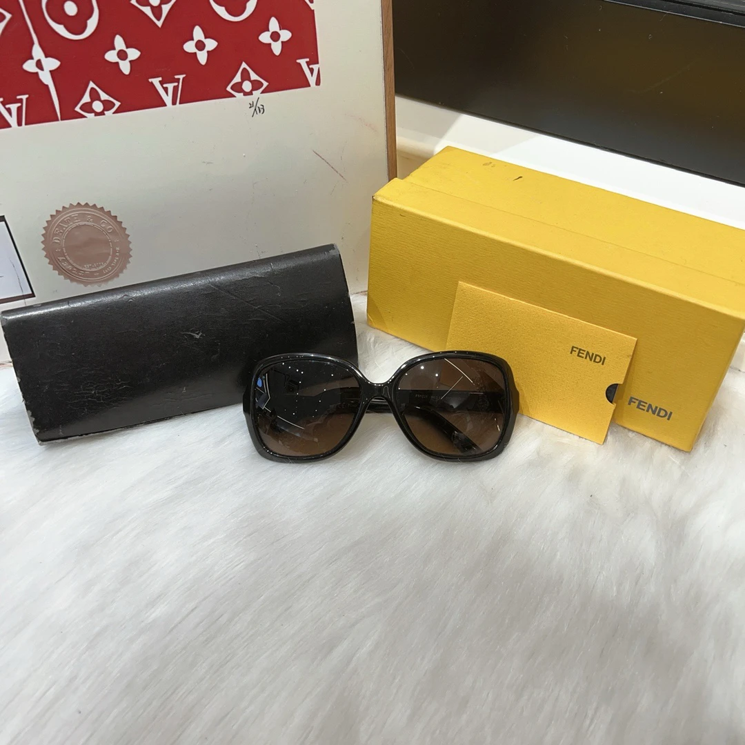 95新 FENDI/芬迪 芬迪墨镜 cj3577