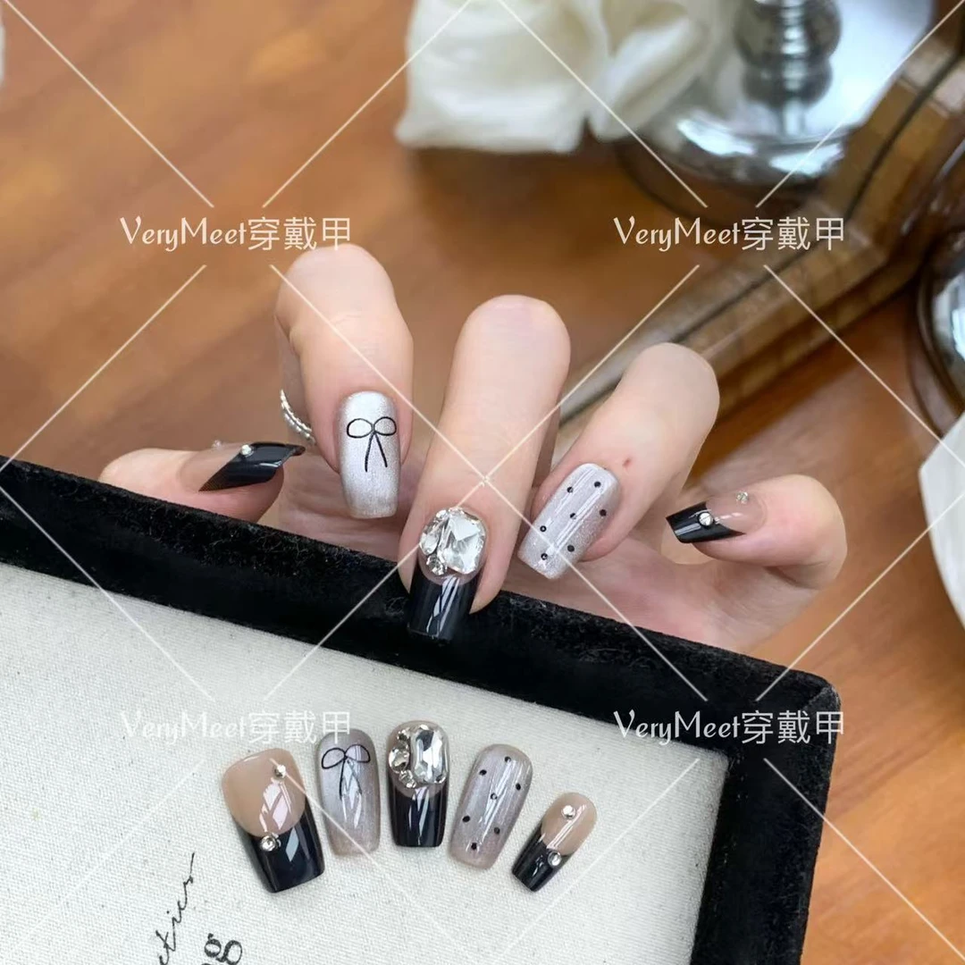VERY MEETmiu系清冷感黑法式猫眼细闪显白纯欲高级感美甲贴A123
