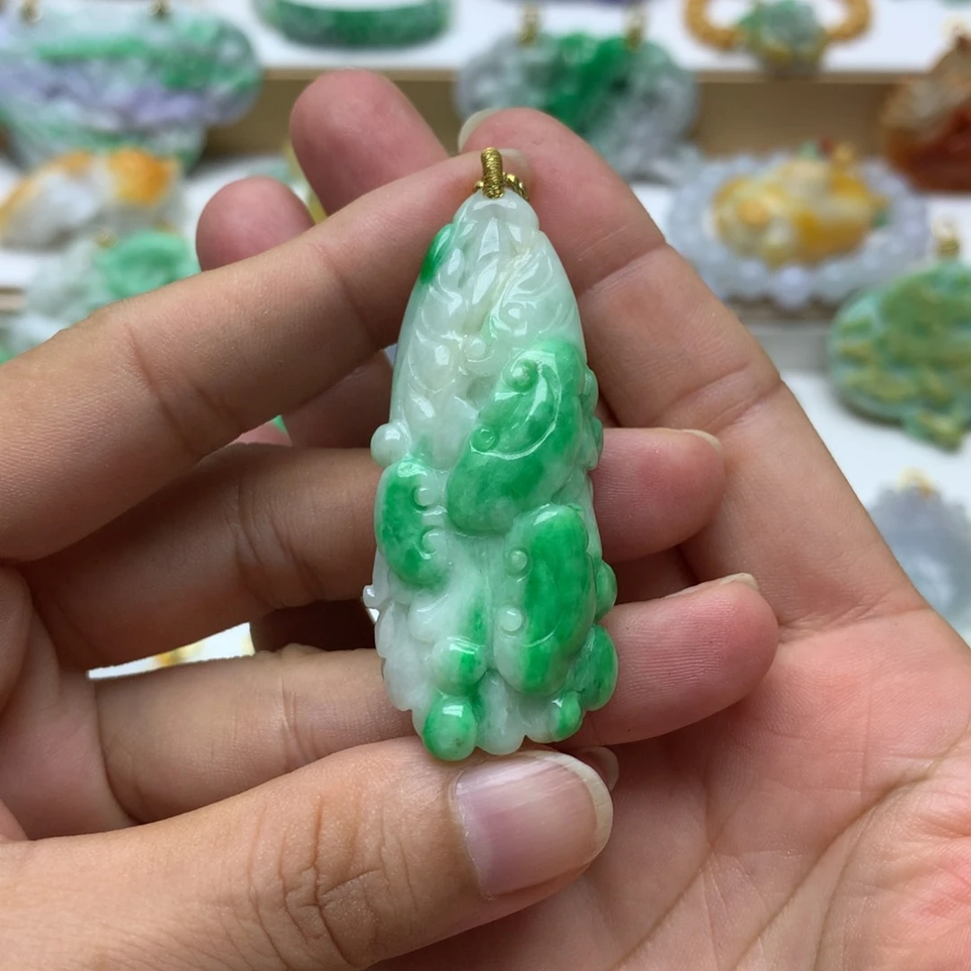 翡翠未镶嵌颈饰翡翠