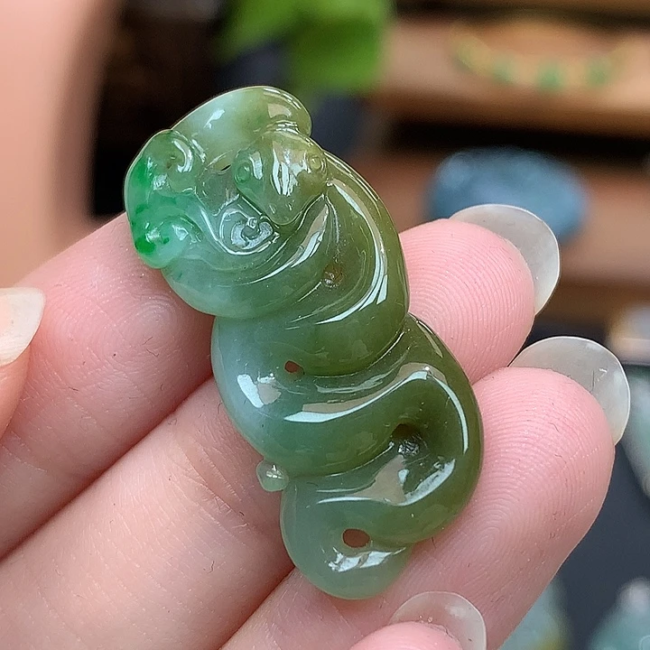 翡翠未镶嵌颈饰吊坠