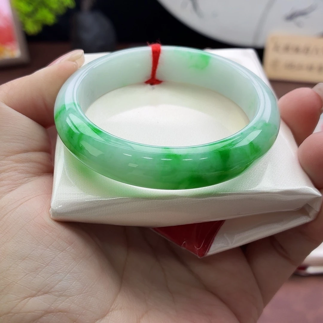未镶嵌手镯翡翠68号强推白底青