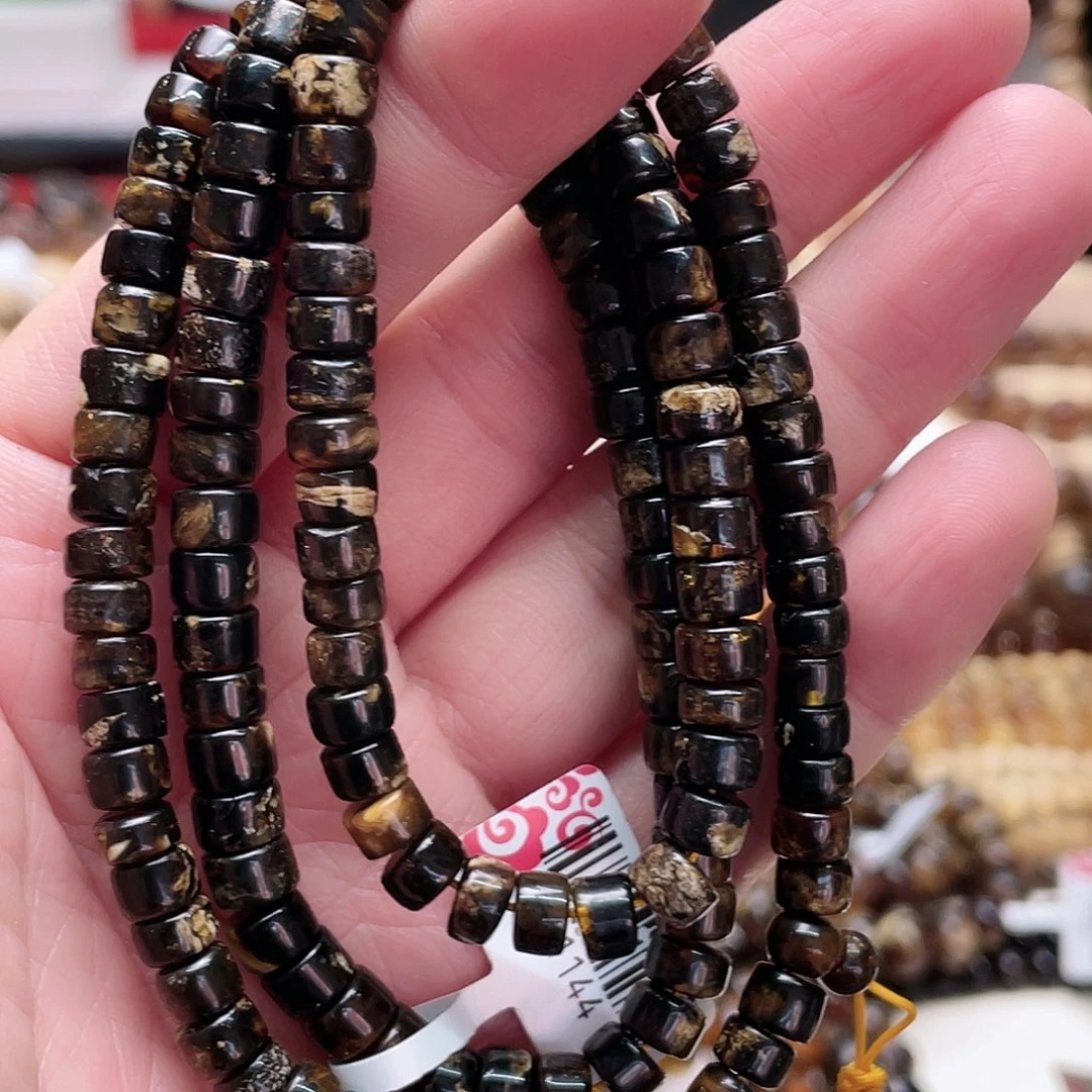 琥珀裸石未镶嵌六11144