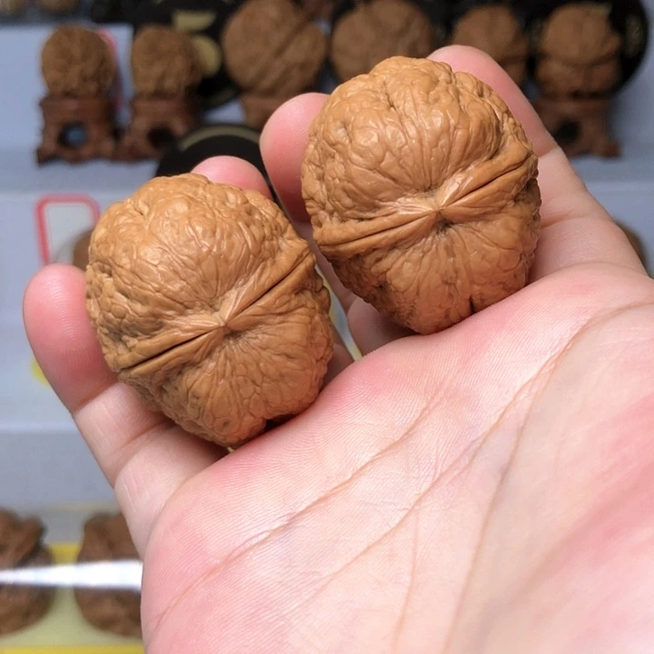 文玩核桃吊坠云南铁核桃
