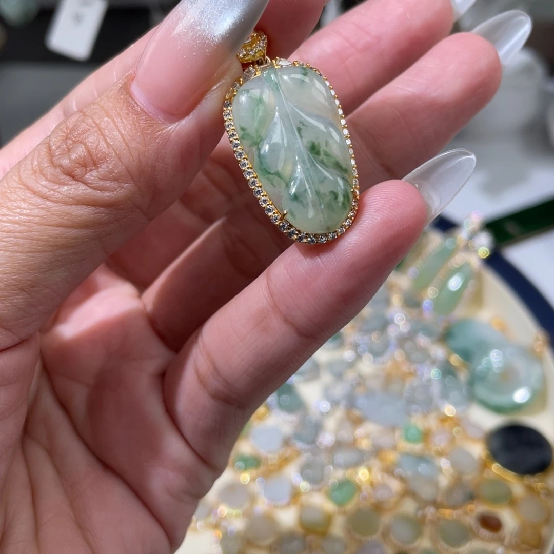 项链银S925镶嵌翡翠叶子