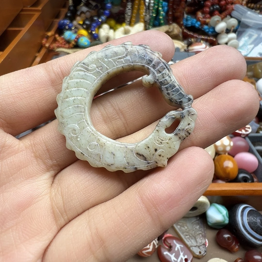 飞***朵和田玉未镶嵌珠宝半成品