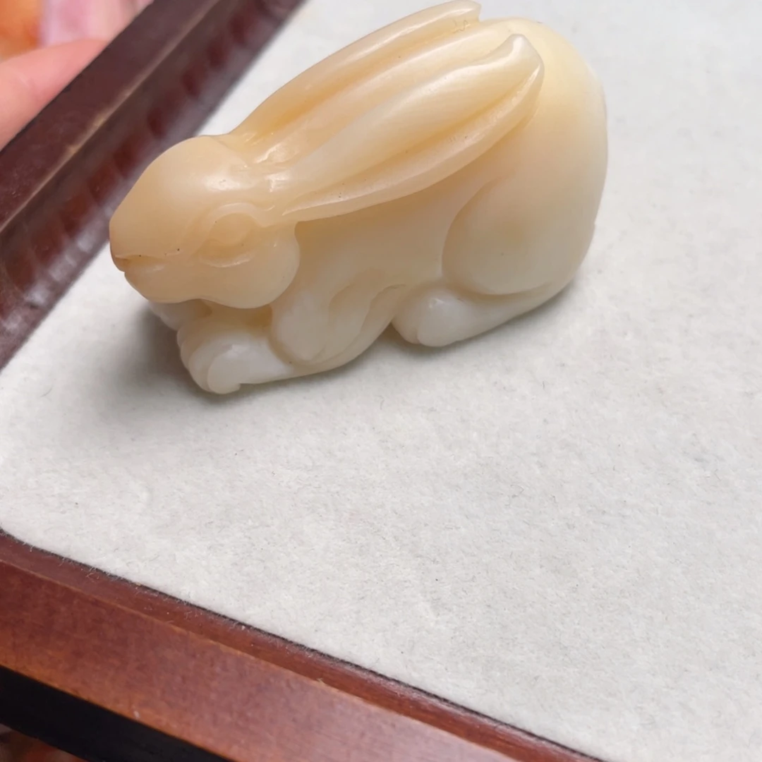 忽***瓜珐琅非金属兔子手把件