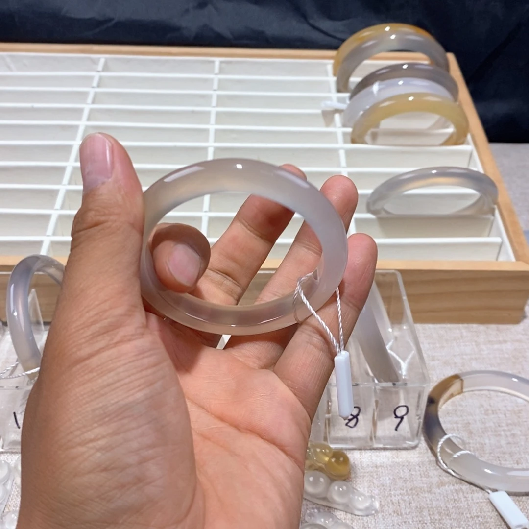 微***辣玛瑙/玉髓手镯未镶嵌