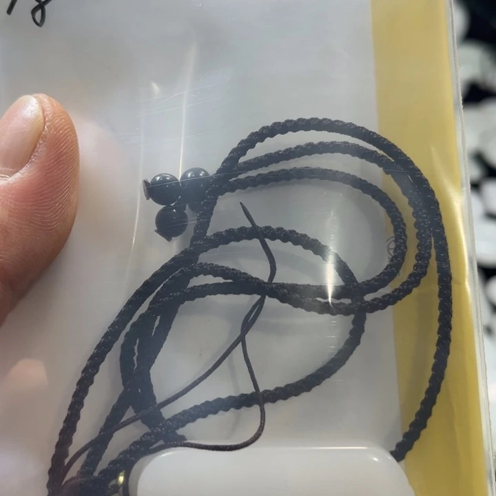 石英质玉未镶嵌颈饰