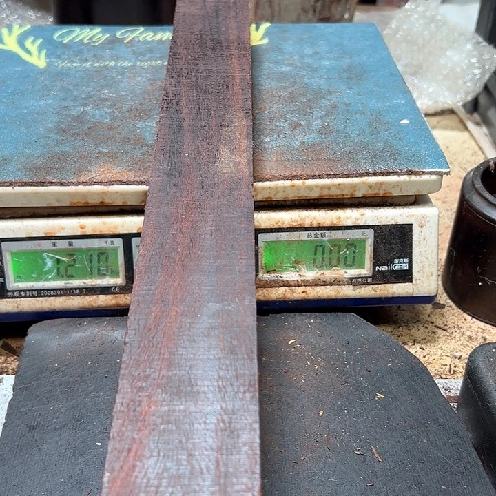 檀香紫檀（小叶紫檀）渔**读