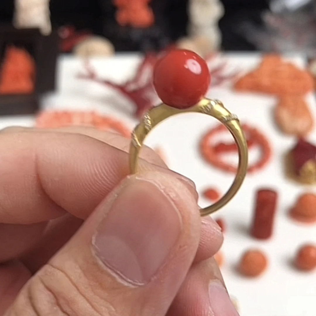 珊瑚圆珠戒指一个特漏
