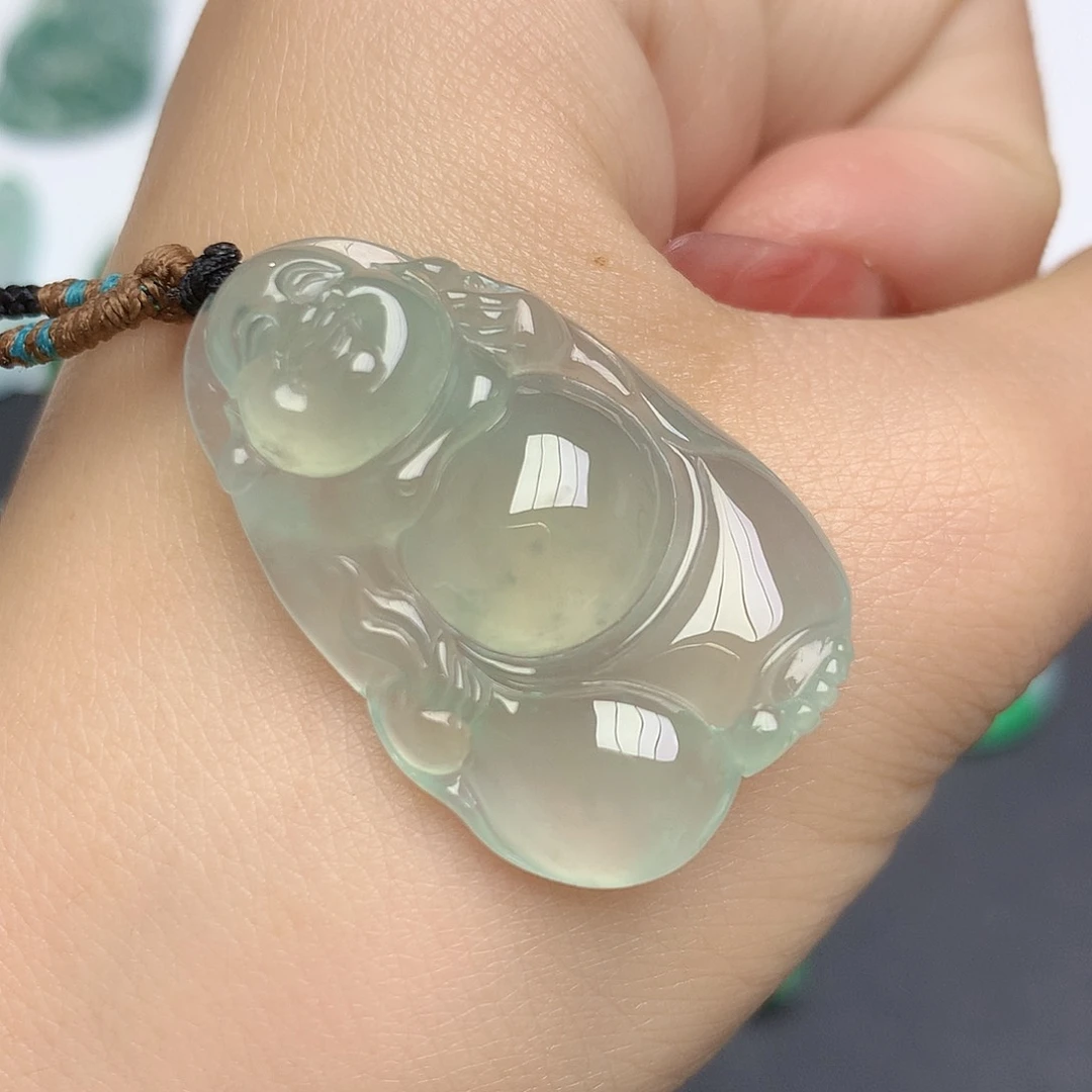 翡翠颈饰未镶嵌布袋佛 