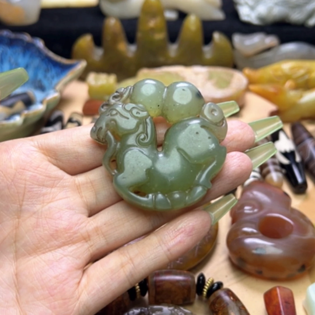 【闪购商品】蛇纹石玉未镶嵌颈饰