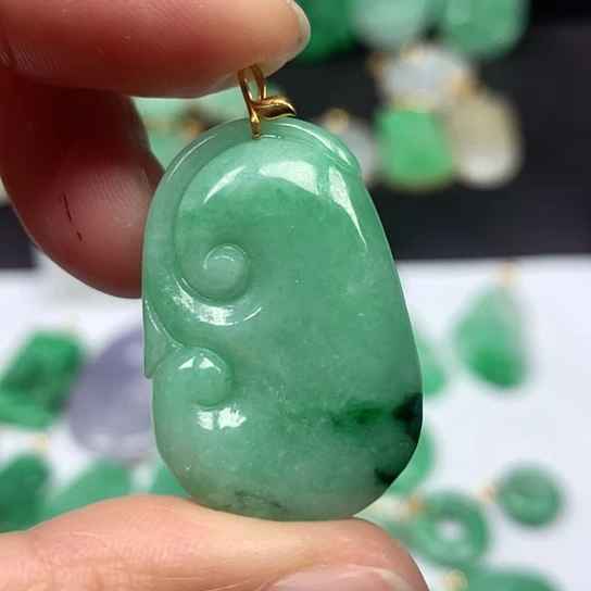 翡翠吊坠(不含链)18K金镶嵌